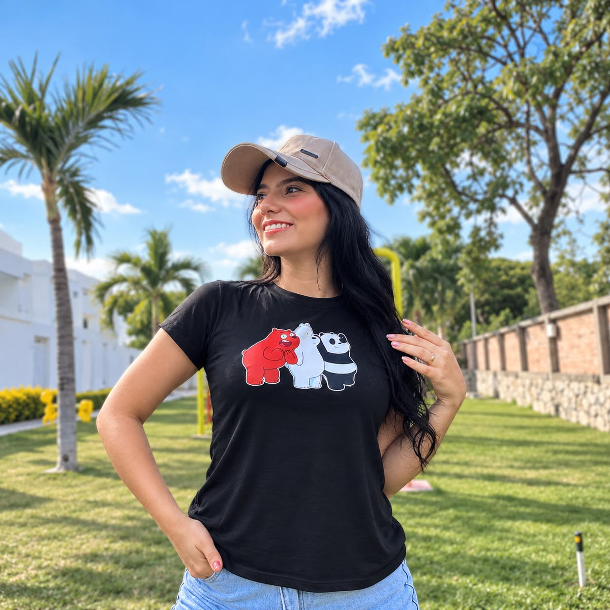 Camiseta Negra Larga- Pandas